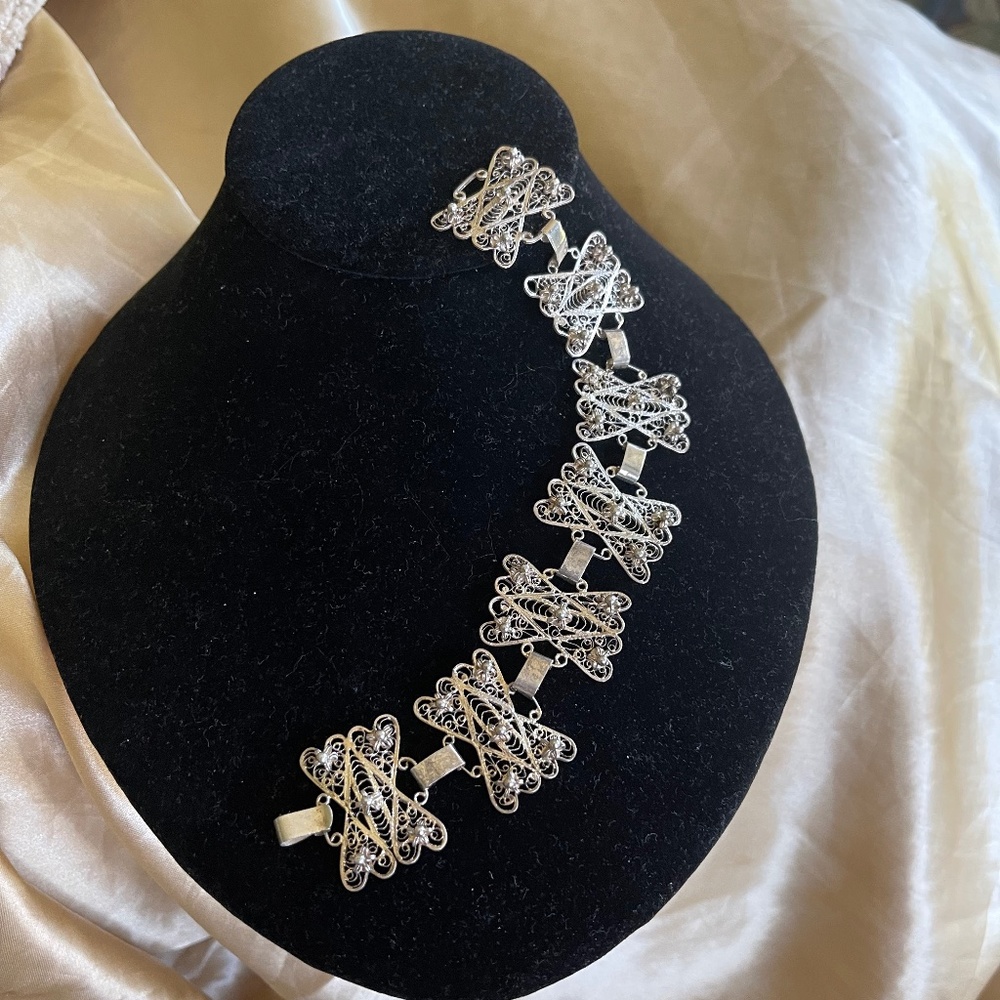 DELICATE SILVER FILIGREE BRACELET